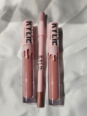kylie liquid lipstick and lip liner combo